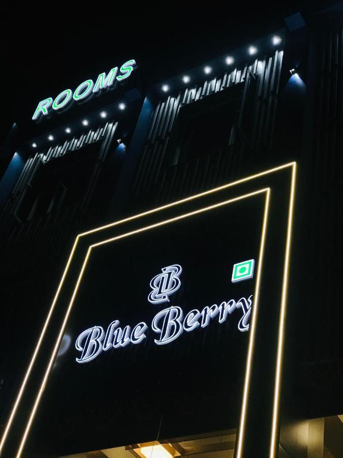 Hotel Blue Berry กันตินาการ์ ภายนอก รูปภาพ